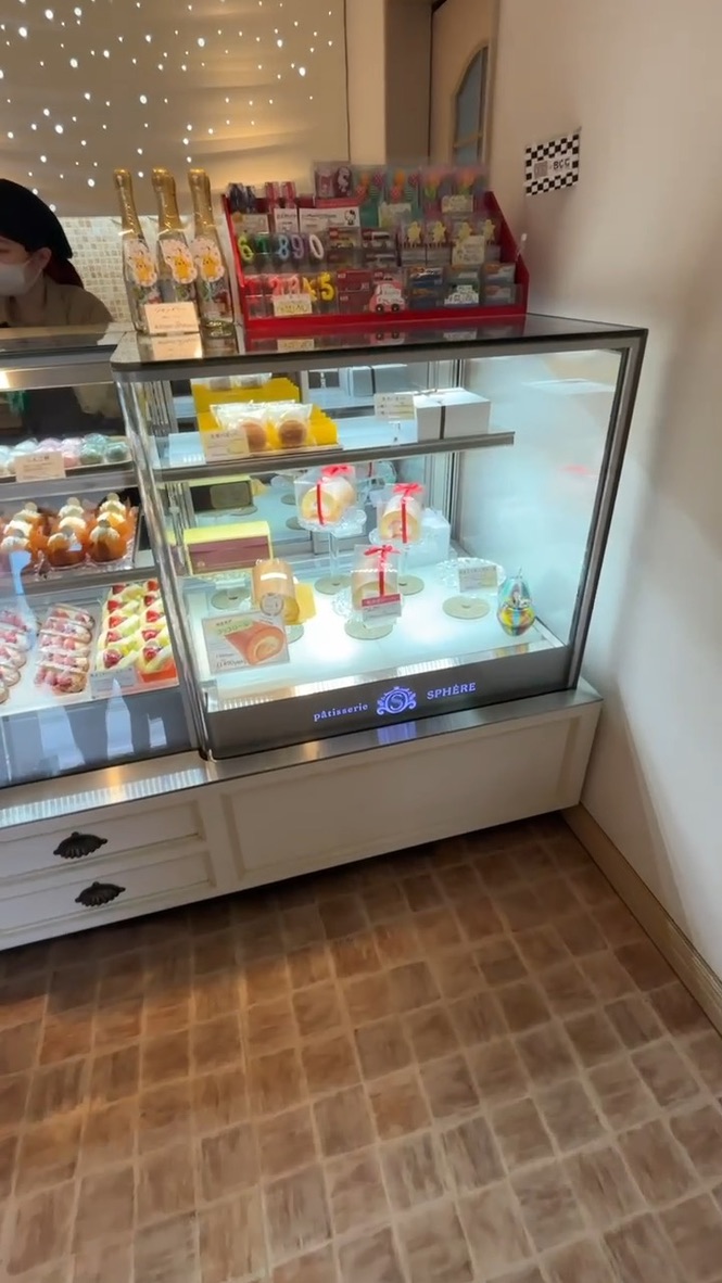 Pâtisserie SPHÈRE 蛋糕展示櫃